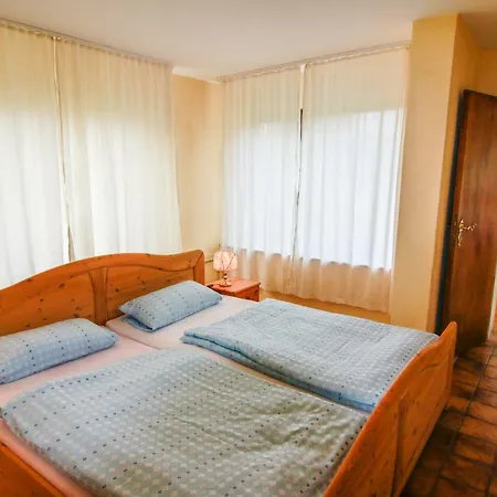 Schaefer Apartment *